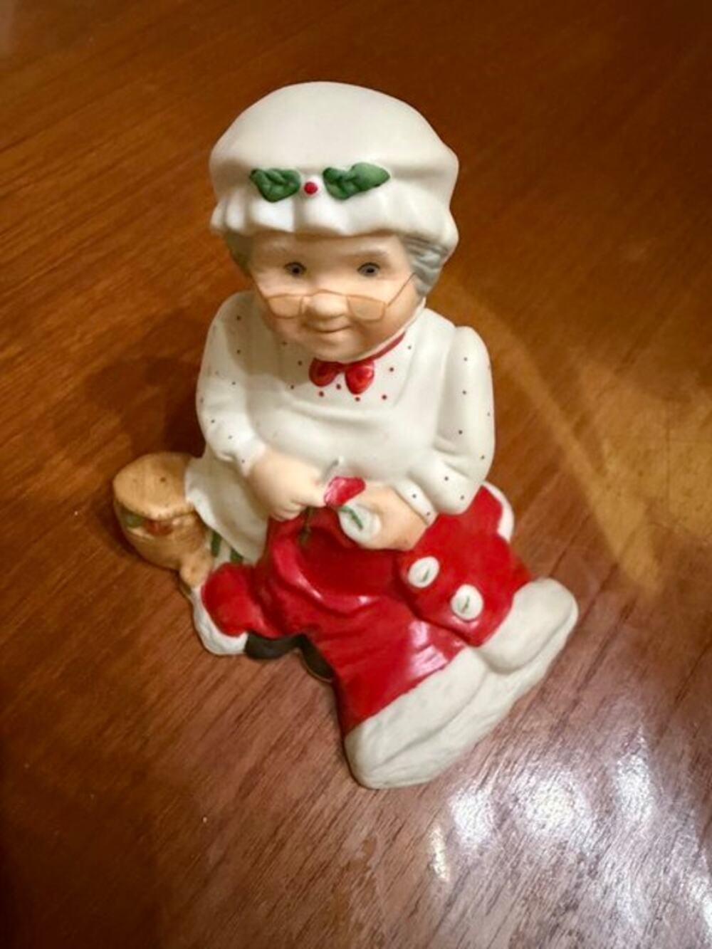 Hallmark Vintage "Have a Loving Christmas" Mrs Claus Porcelain 1984 Figurine